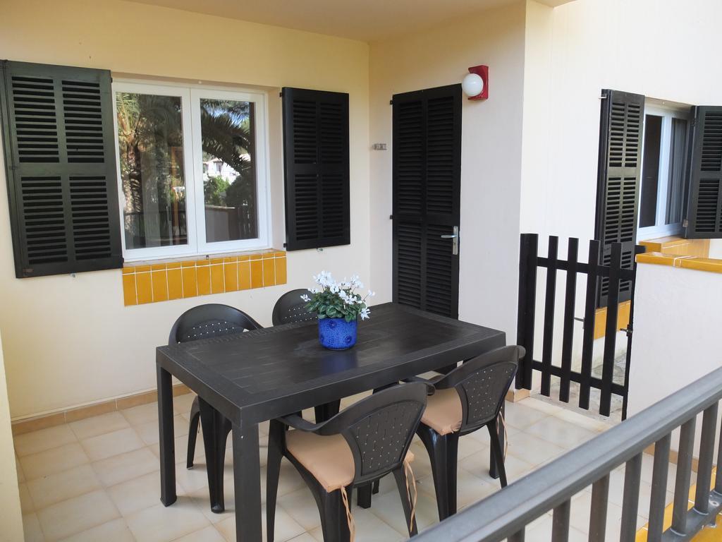 Apartamentos Los Pinos Cala Murada  Szoba fotó